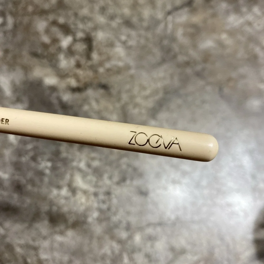 Zoeva 142 Luxe Eye Blender Brush -‎ Screen Queen New